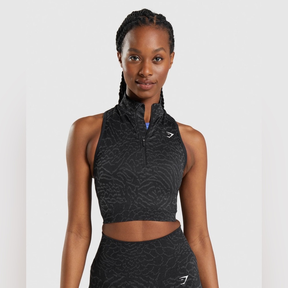 Gymshark Adapt Animal Seamless Crop 1/2 Zip in Black. Size Large.